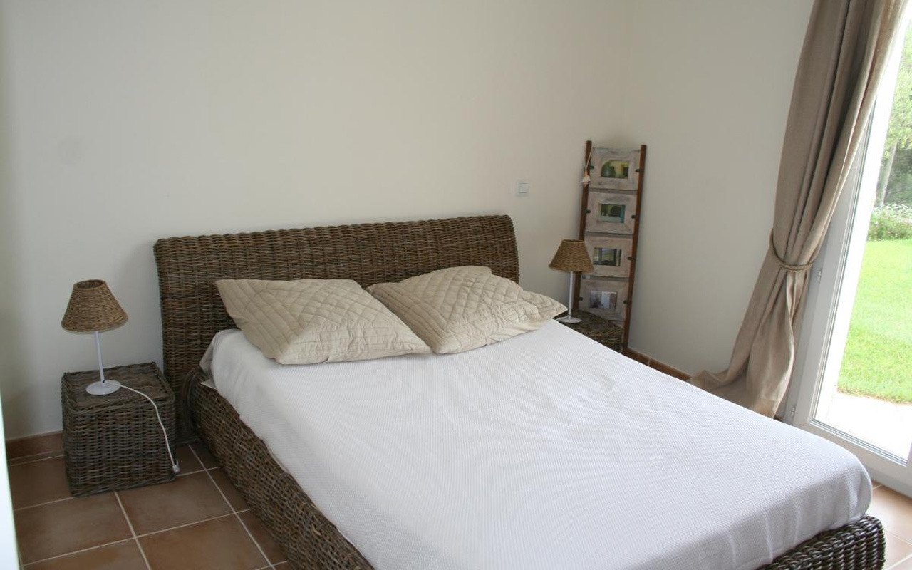 Chambre 1 au rdc avec lit 140